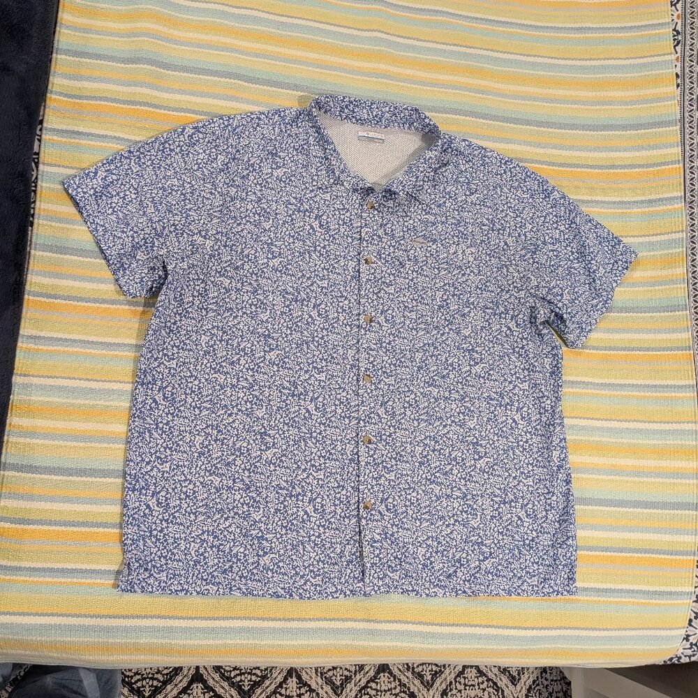 PRICE DROP ↓  Men's Columbia PFG blue & white print fishing shirt XXL